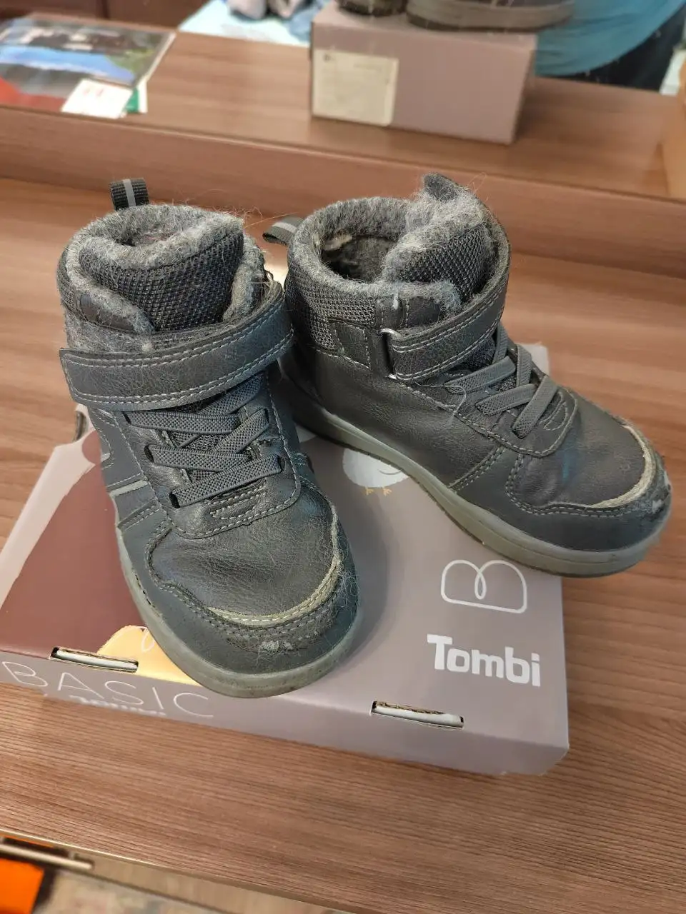 Томби демисезон на шерсти размер 24 - Детская одежда (Одежда) в Люберцы