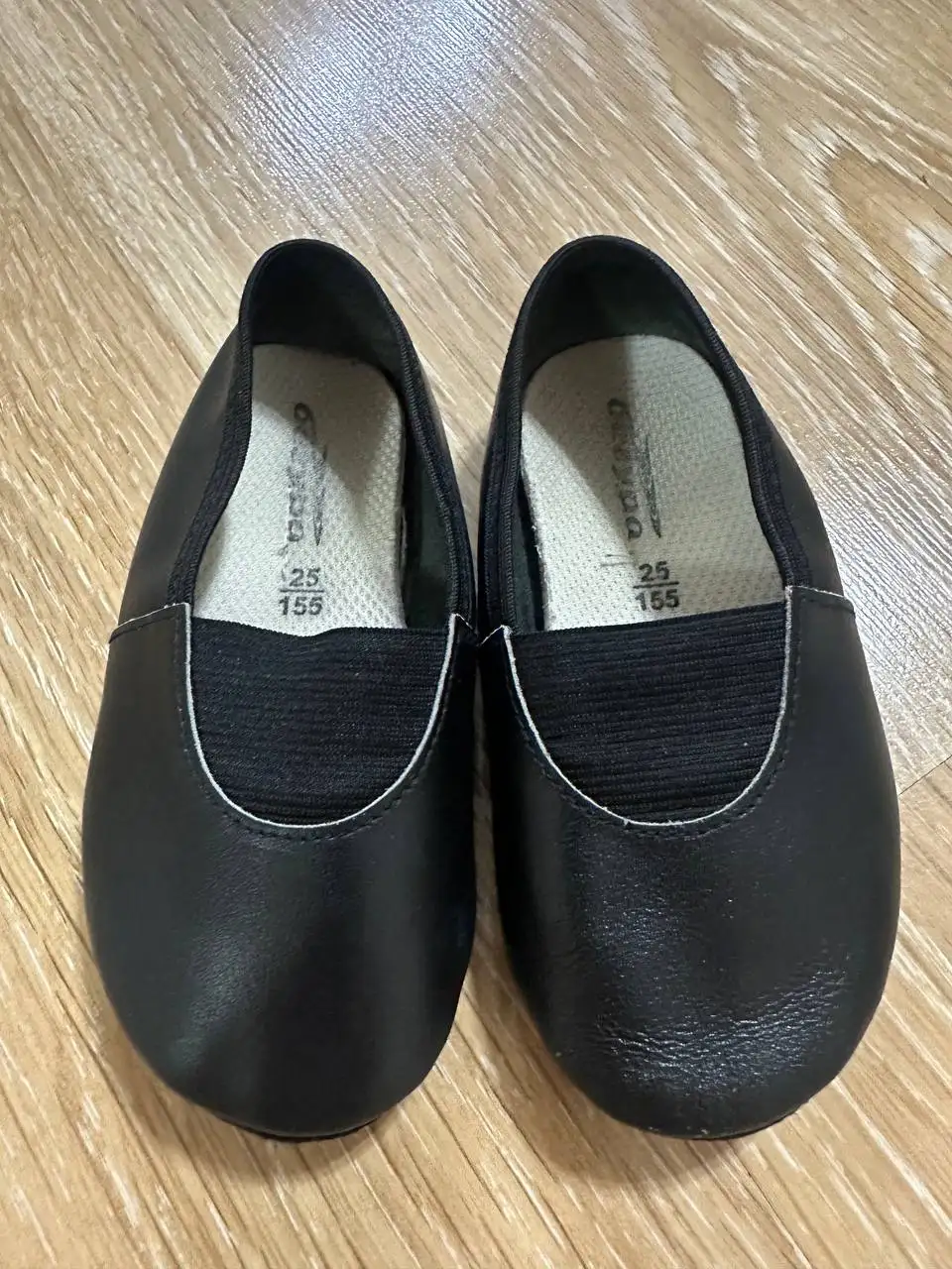 Кожаные чешки маркировка 25 - Детская обувь (Одежда) в Люберцы