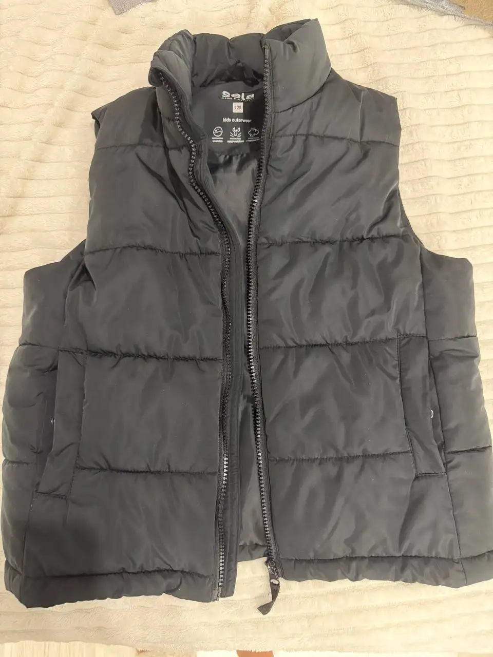 Детские безрукавки на рост 116 и 128 - Детская одежда (Одежда) в Люберцы