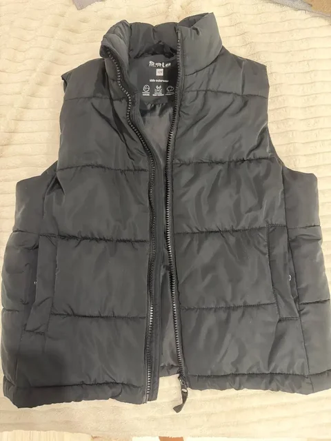 Детские безрукавки на рост 116 и 128 - Весенняя одежда в Люберцы