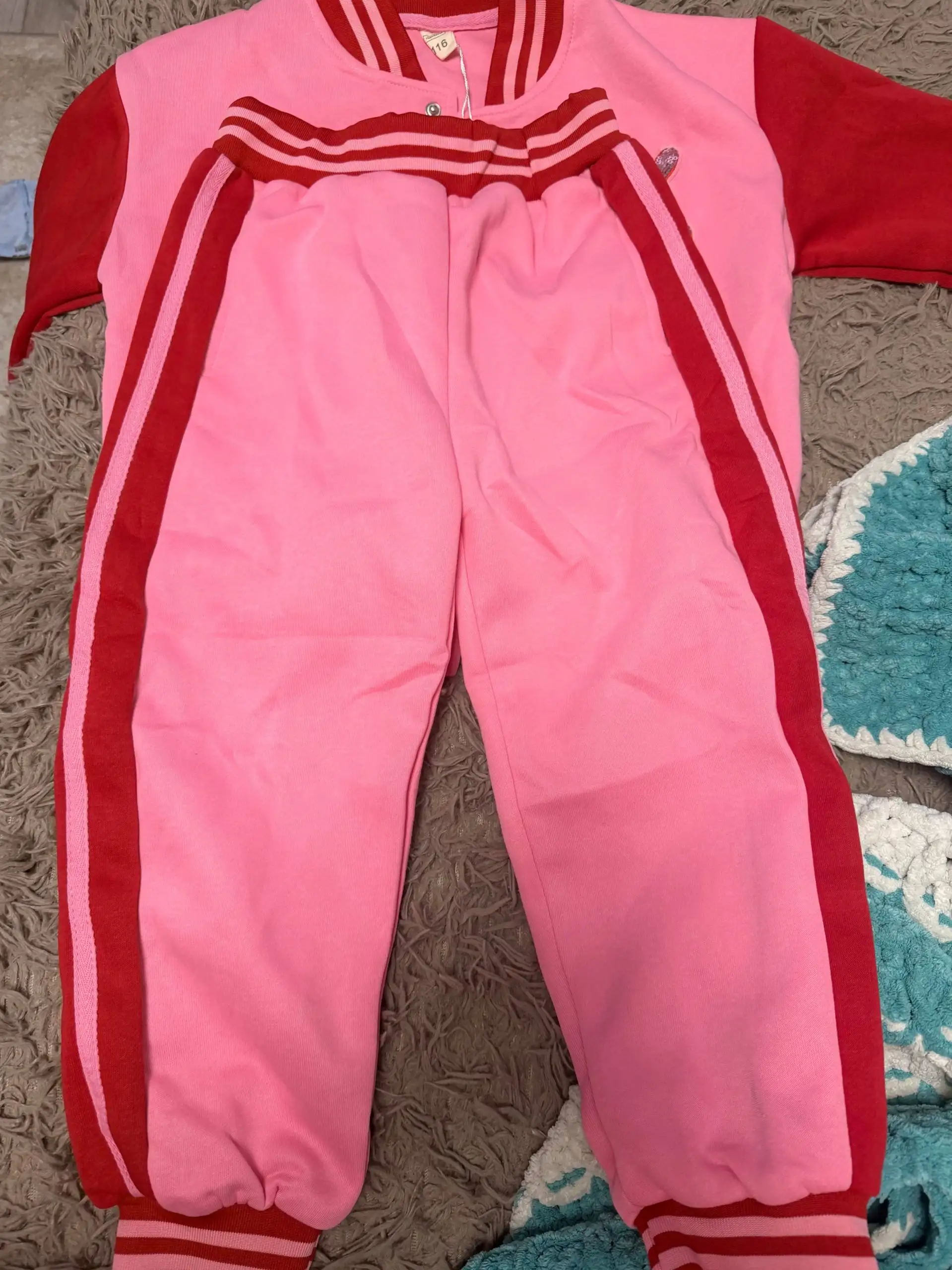 Продам новый комплект без начеса на девочку - Детская одежда (Одежда) в Некрасовка