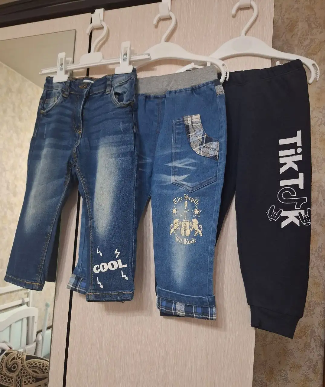 Двое джинсов и штаны 92 размер - Одежда (Барахолка) в Люберцы