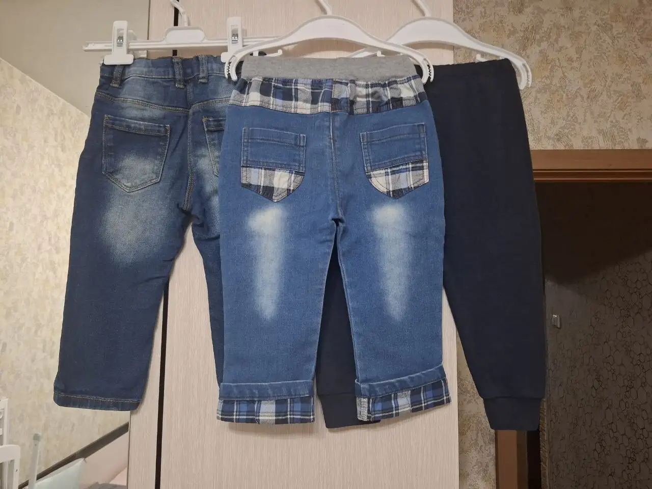 Двое джинсов и штаны 92 размер - Одежда (Барахолка) в Люберцы