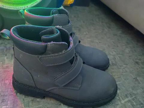 Детская одежда 37 размер весна-осень - Развивающие игрушки в Некрасовка