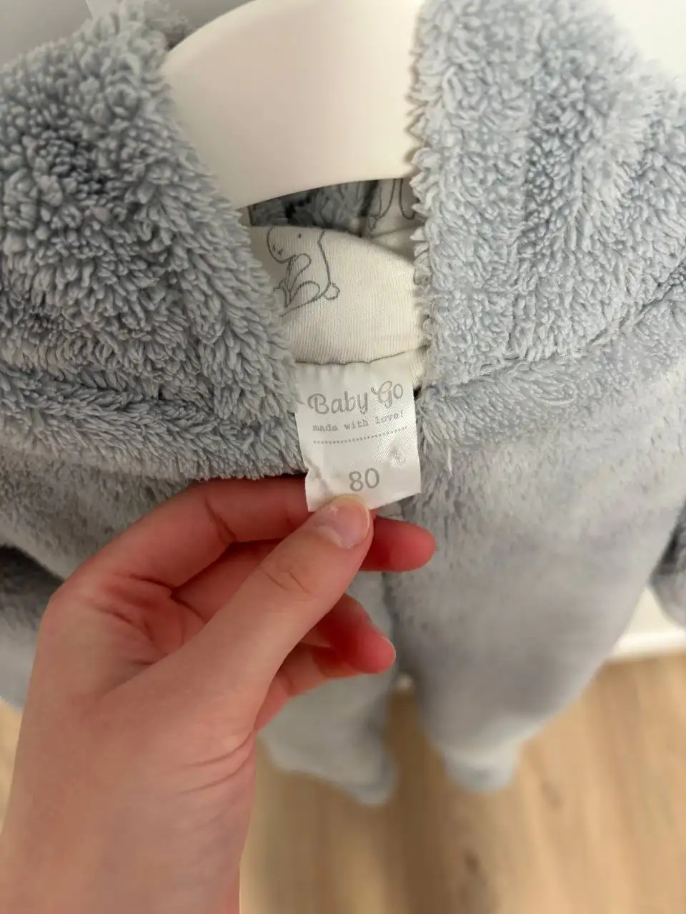 Продам милый костюмчик с утеплителем размер 80 - Детская одежда (Одежда) в Котельники