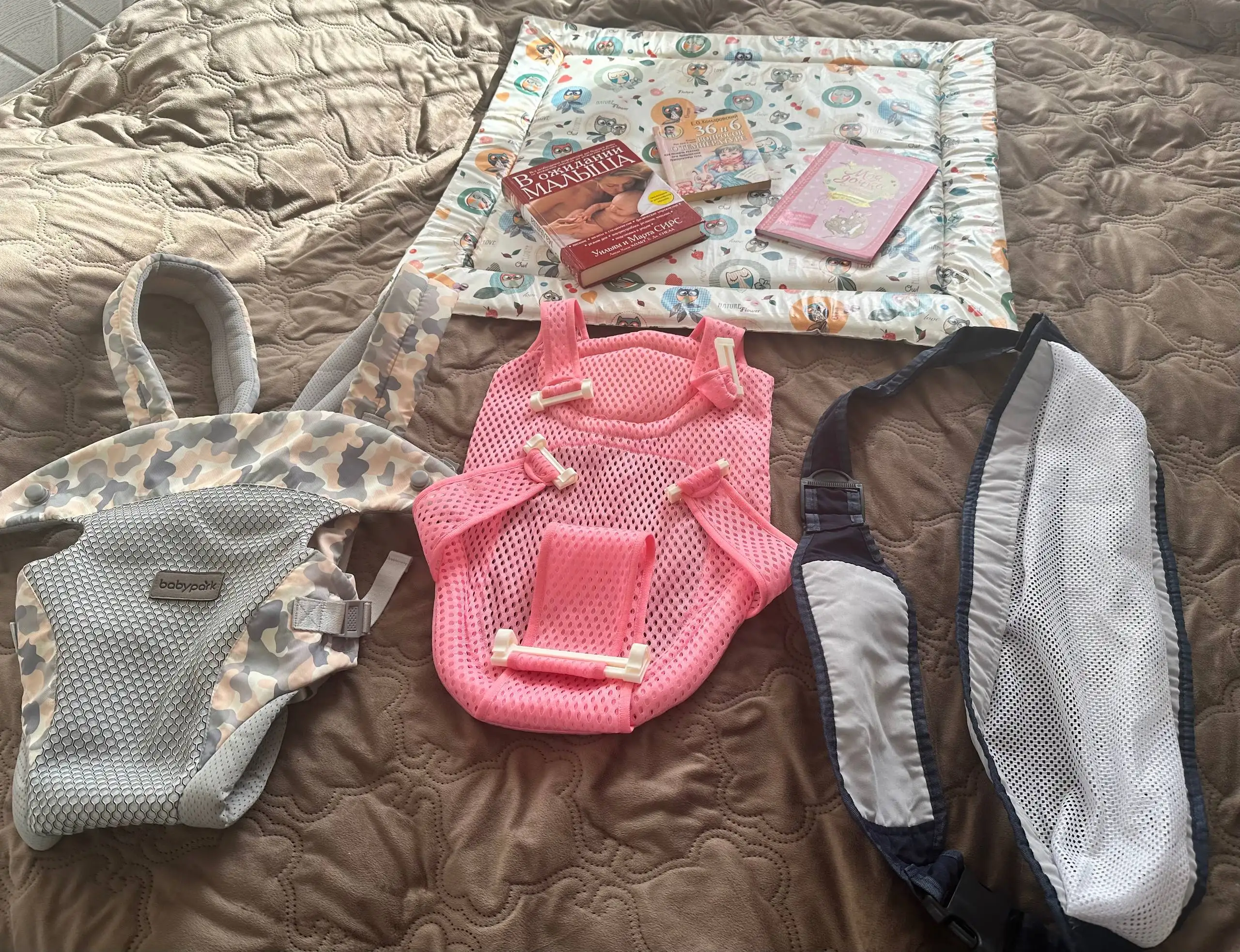 Детские товары: кенгуру, матрасик, книги, держатель - Аксессуары для детей (Товары для детей) в Некрасовка