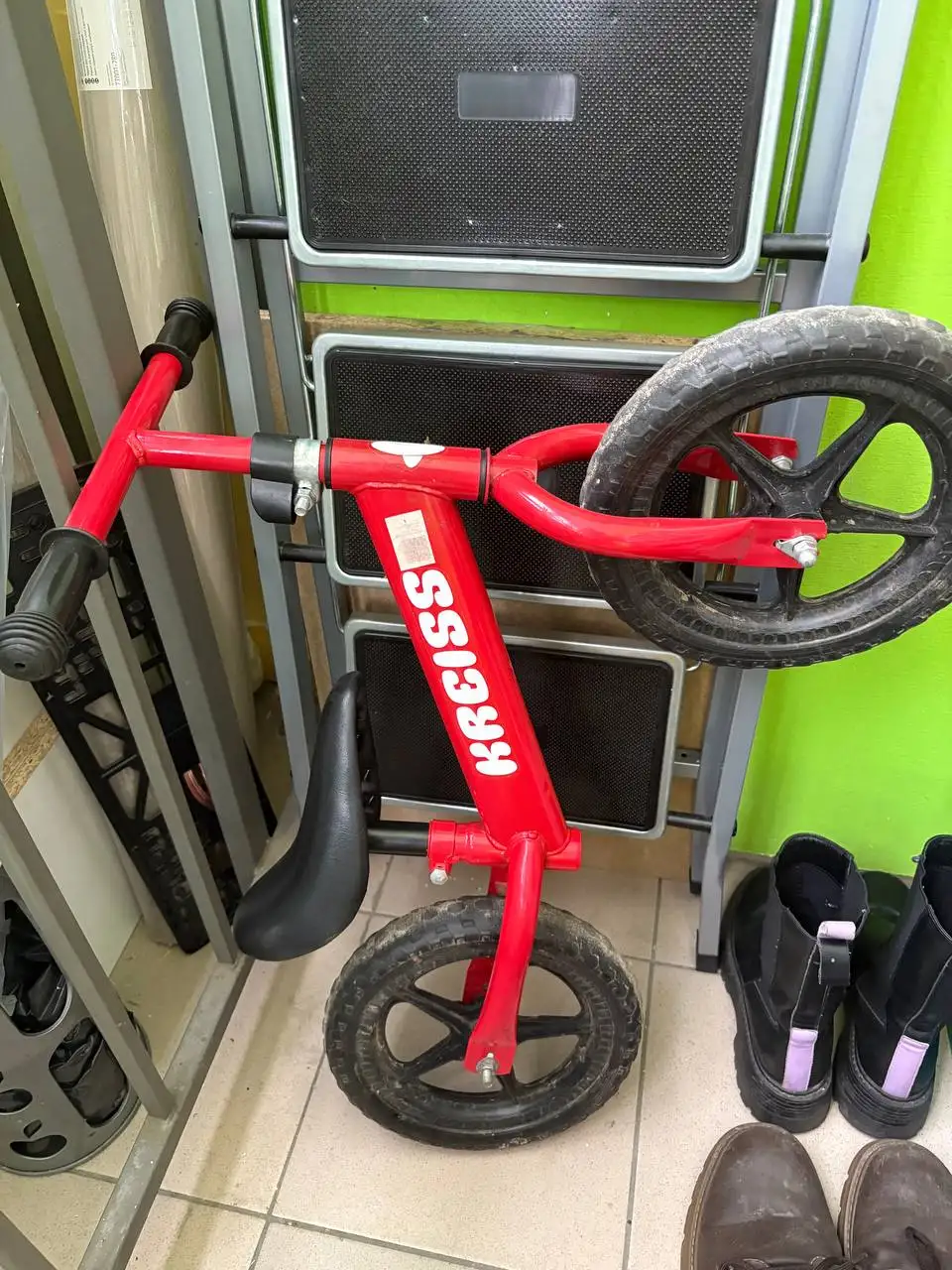 Продам беговел б/у - Велосипеды и самокаты (Хобби и отдых) в Некрасовка