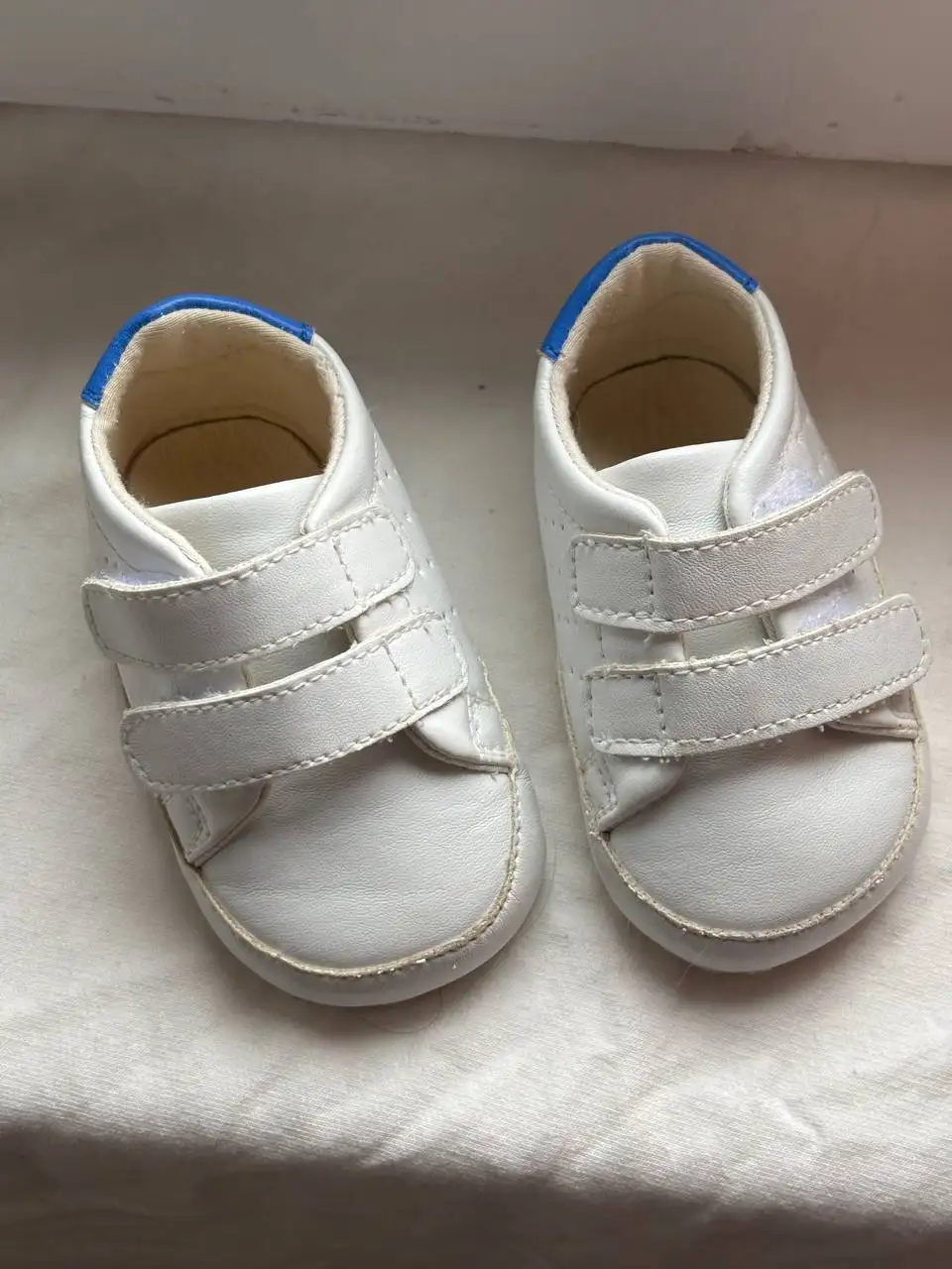 Продам детские пинетки и ботиночки - Обувь (Товары для детей) в Москва