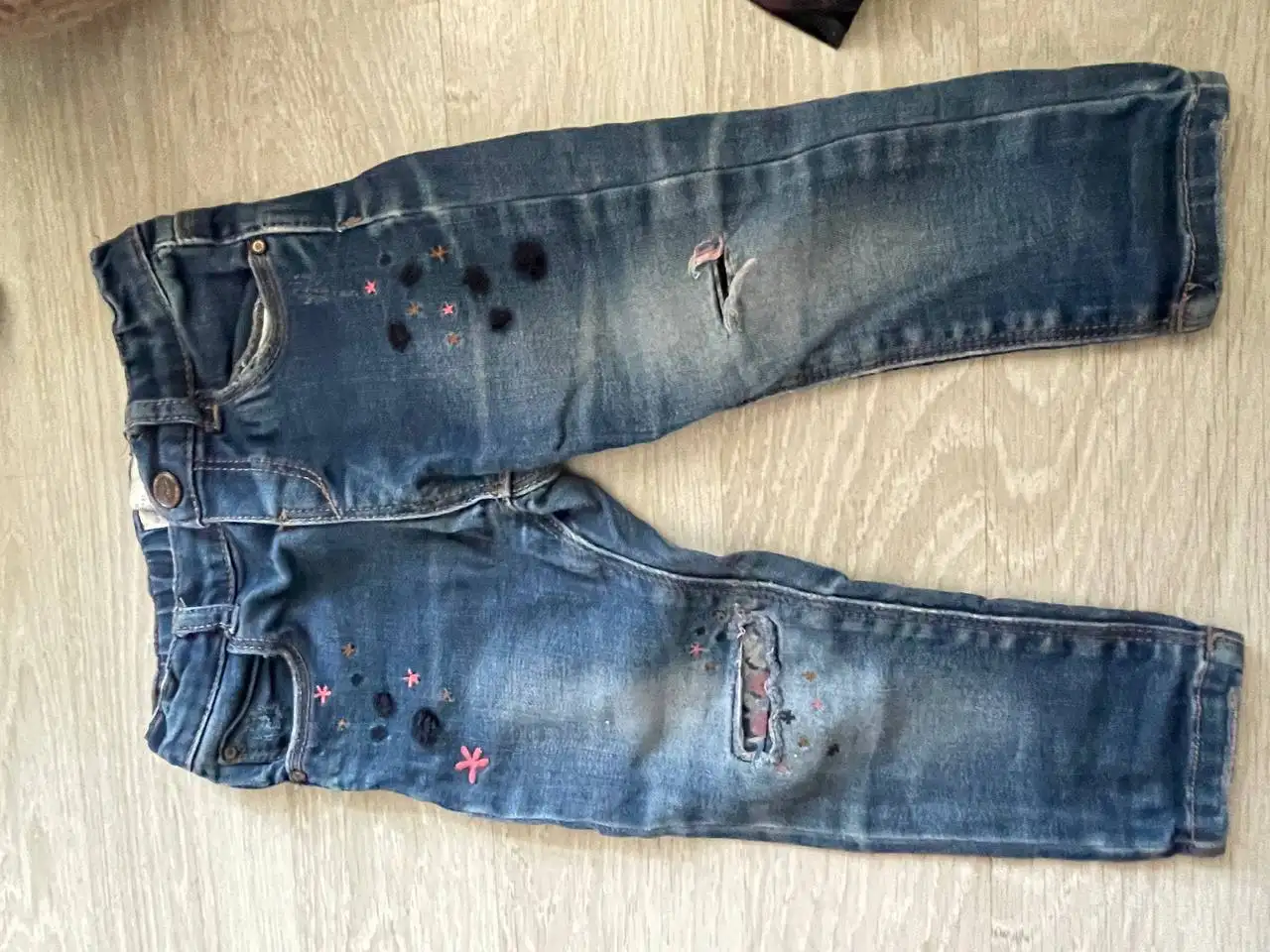 Продажа детской одежды и сладостей - Одежда (Товары для детей) в Некрасовка