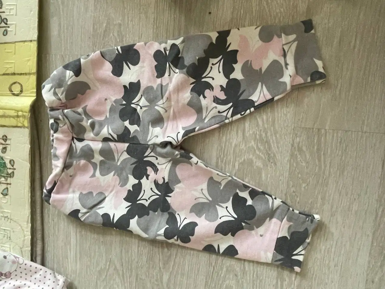 Продажа детской одежды и сладостей - Одежда (Товары для детей) в Некрасовка