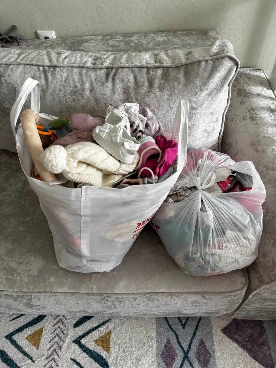 Отдам бесплатно детские вещи на девочку (68-98 р-р) - Одежда и обувь (Товары для детей) в Некрасовка Люберцы