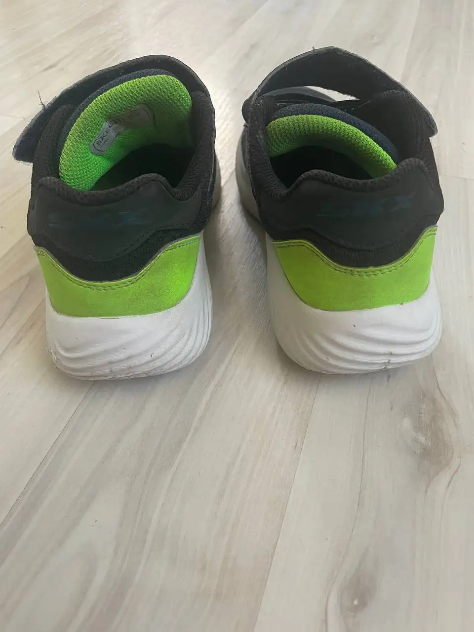 Кроссовки Skechers и босоножки - Обувь (Одежда) в Люберцы
