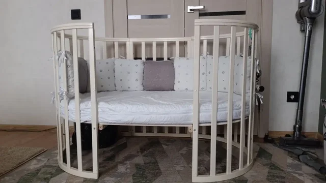 Детская кроватка с маятниками и комплектом - Ванночки и аксессуары в Люберцы
