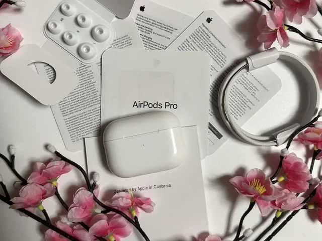 Продаются Apple Watch Series 11, Ultra 3, AirPods Pro 2 - Зарядные устройства в Некрасовка