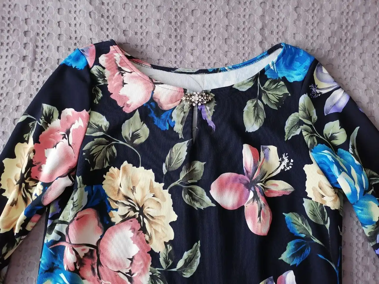 Новое белое платье с кружевами