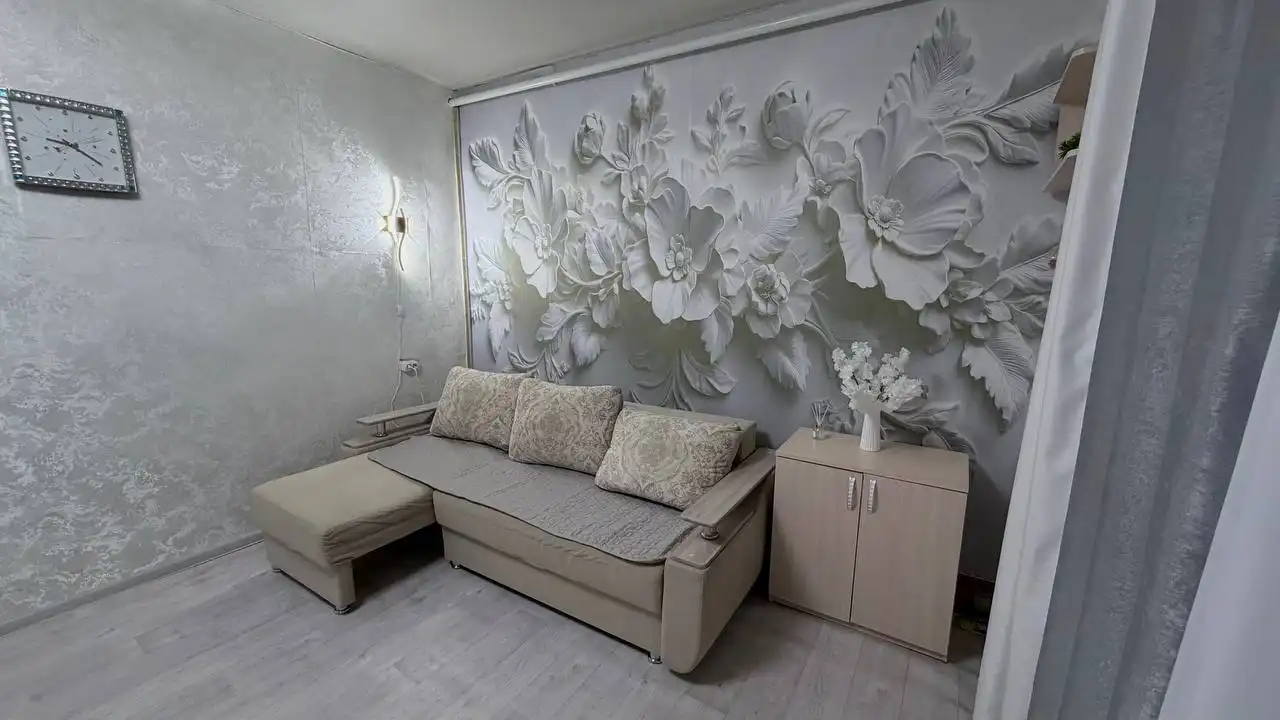 Сдам квартиру на длительный срок в деревянном доме