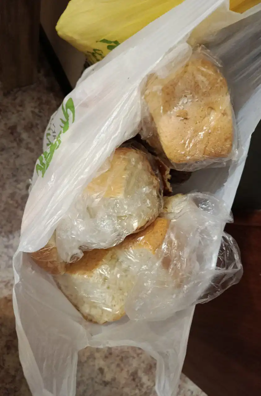 Пакет сухого хлеба, кусочки