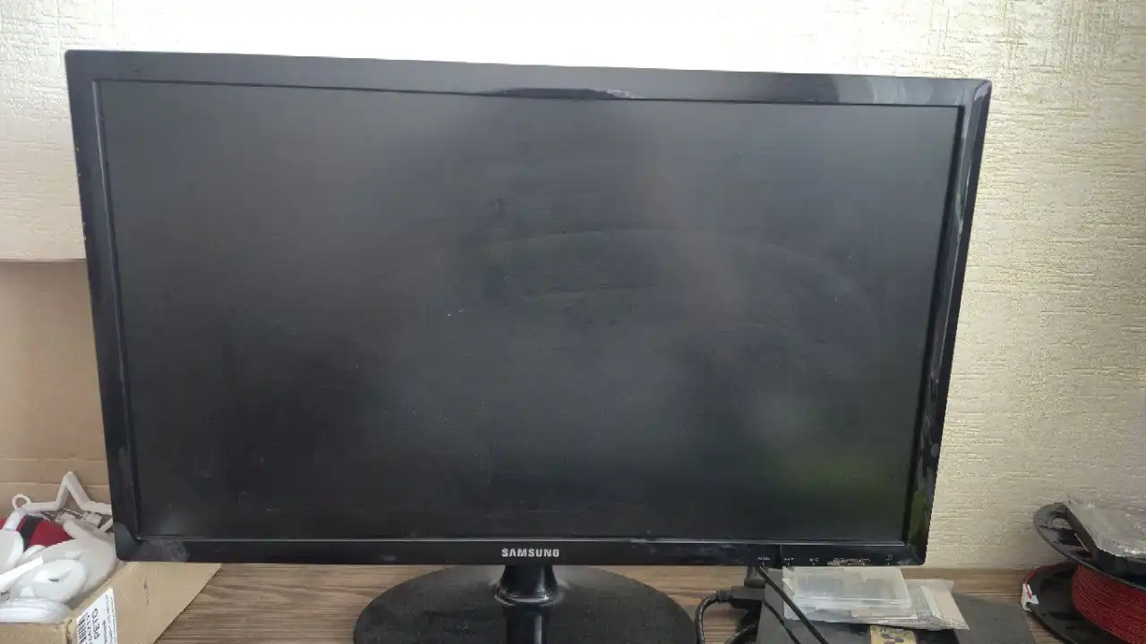 Монитор Samsung 24 дюйма