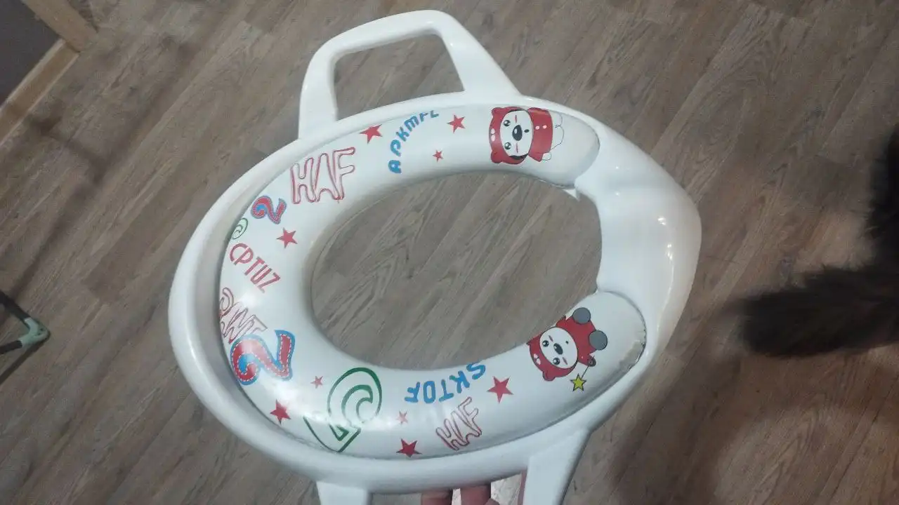 Отдам сидушку на унитаз