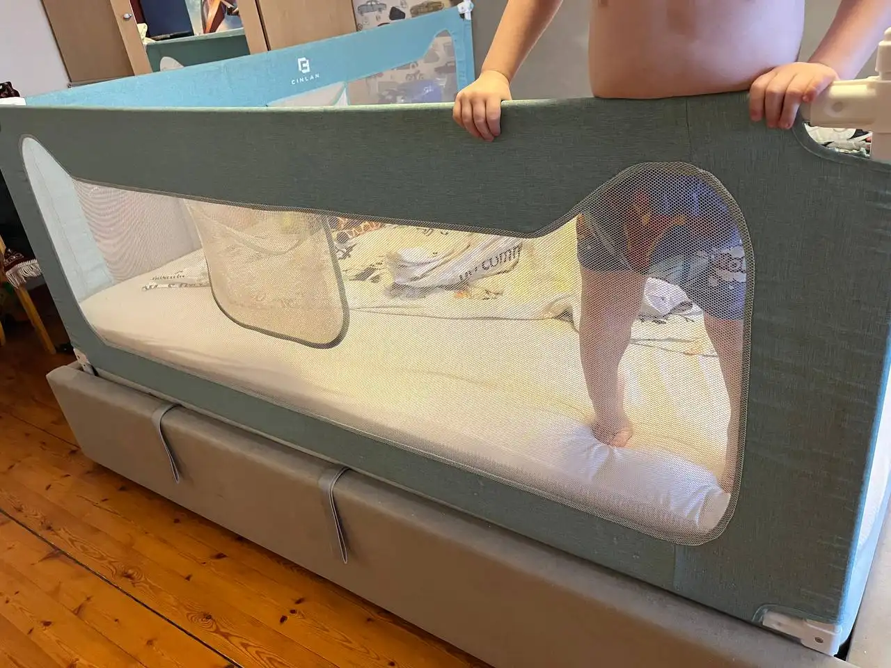 Защитные барьеры для кровати