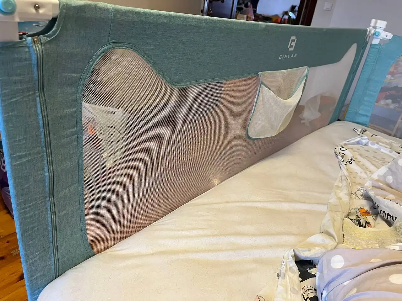 Защитные барьеры для кровати