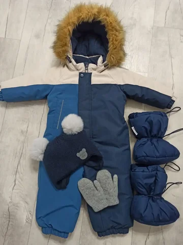 Зимний комбинезон для детей с шапкой и варежками - Товары для детей в Томск