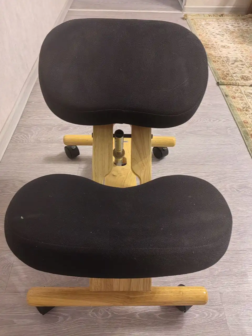Ортопедический стул с регулировкой роста