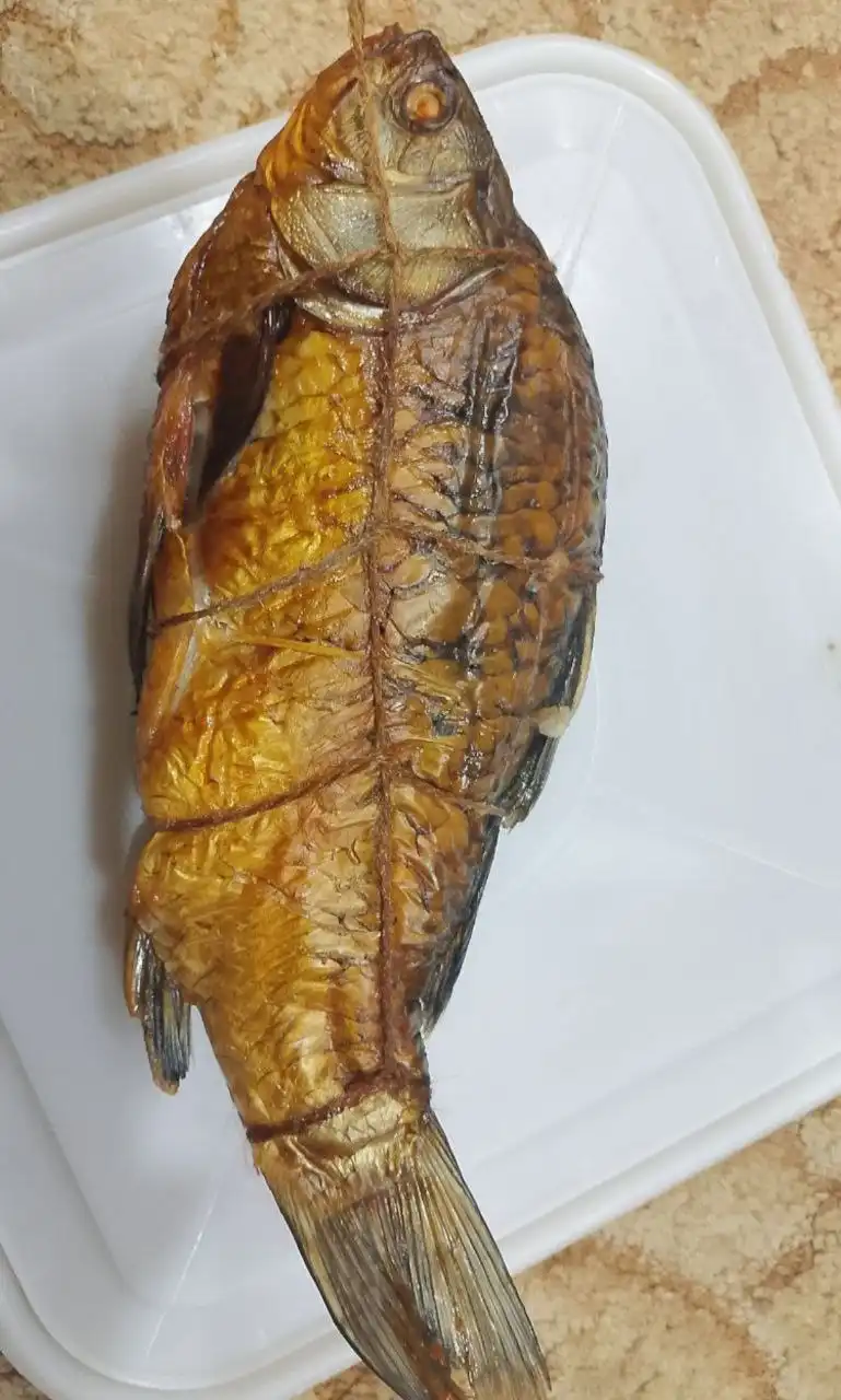 Карась горячего копчения с икрой
