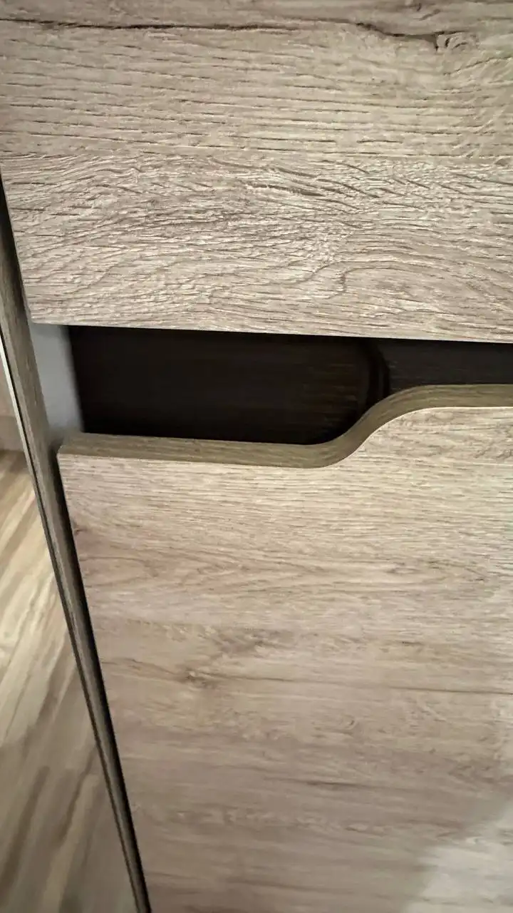 Продам шкаф с зеркалом - Мебель (Для дома и дачи) в Томск