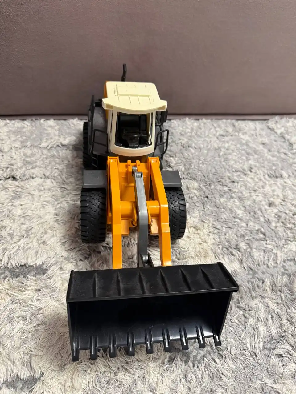 Пульт управления, погрузчик и трактор-экскаватор на аккумуляторе - Барахолка в Томск