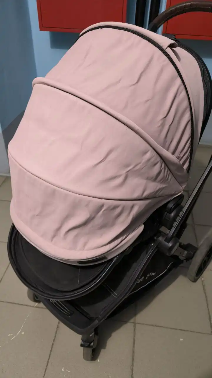 Продам прогулочную коляску с реверсивным блоком - Коляски (Товары для детей) в Томск