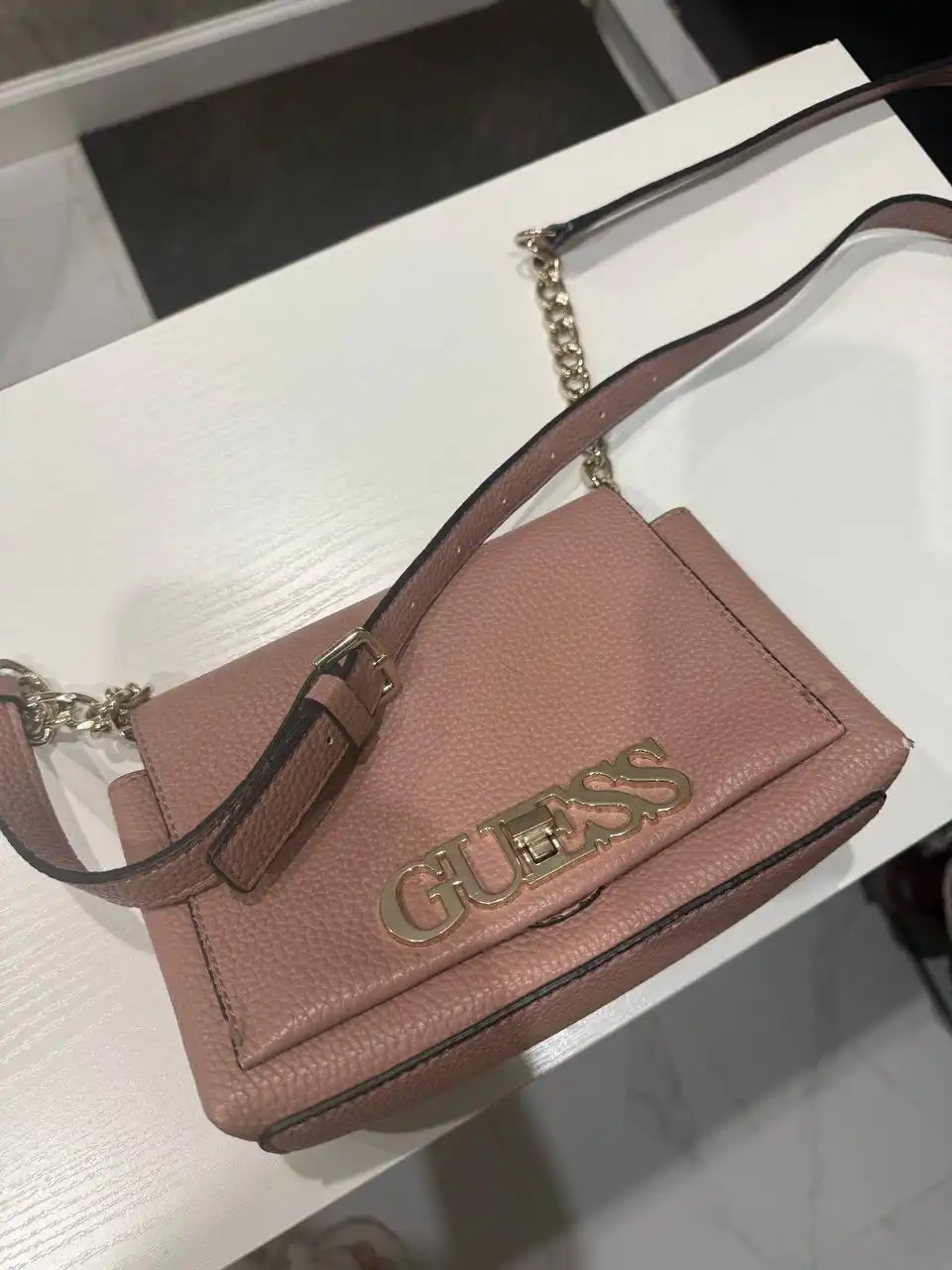 Сумки Guess разных цветов - Сумки (Одежда) в Томск