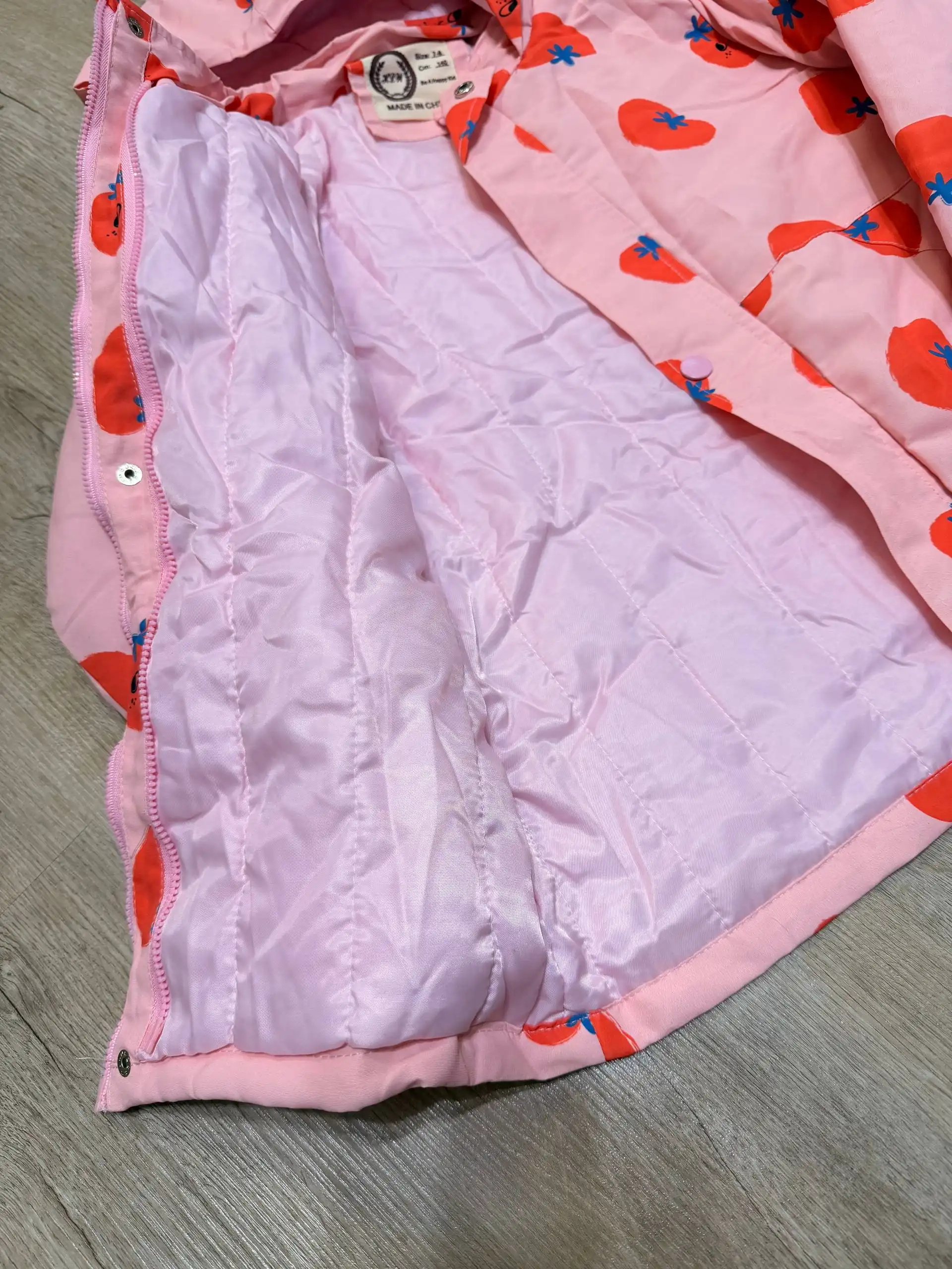 Ветровка новая с этикеткой размер 140 - Детская одежда (Одежда) в Томск