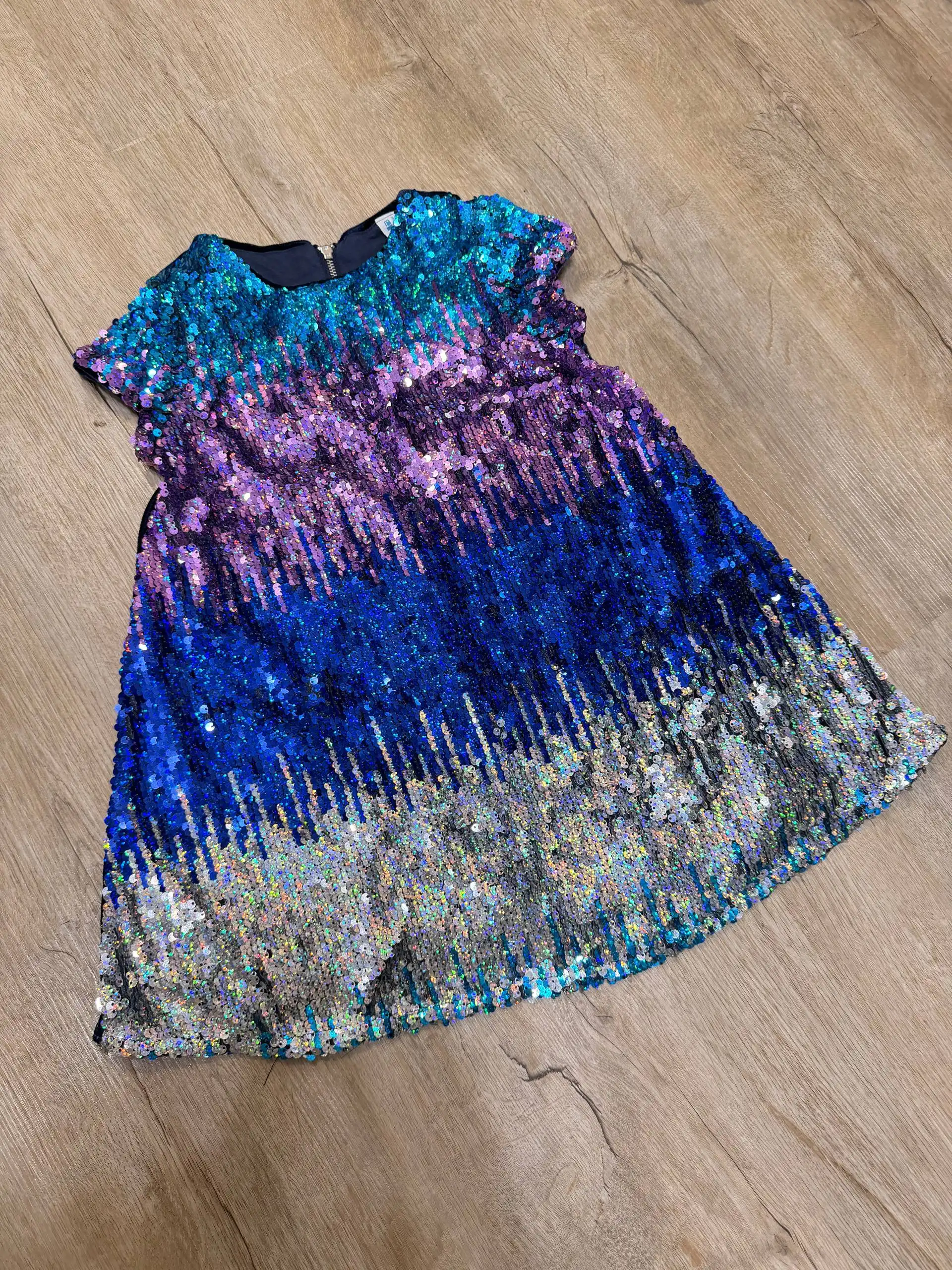 Платье в отличном состоянии на 104 размер - Одежда в Томск