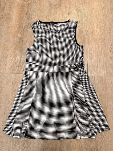 Платье на размер 122 - Детская обувь в Томск