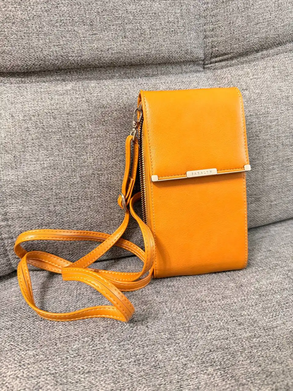 Маленькая сумочка на длинном ремешке - Сумки и аксессуары (Одежда) в Томск