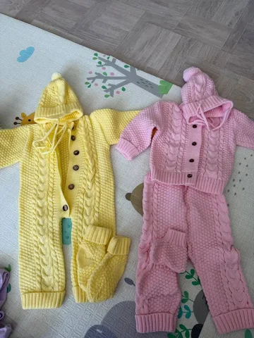 Костюмы вязаные 68-74р - Детская обувь в Томск