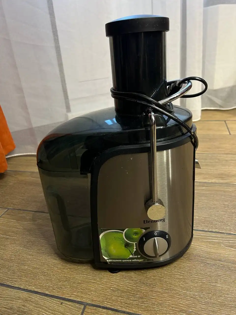 Продам рабочую соковыжималку - Кухонная техника (Барахолка) в Томск