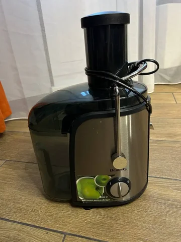 Продам рабочую соковыжималку - Посуда в Томск