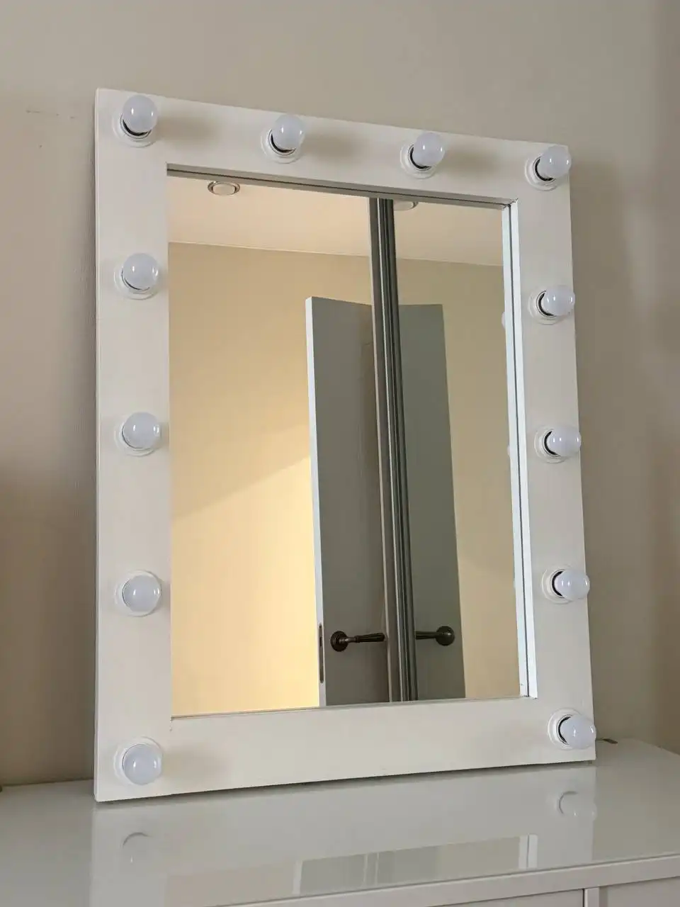 Продам гримерное зеркало с подсветкой - Барахолка в Томск