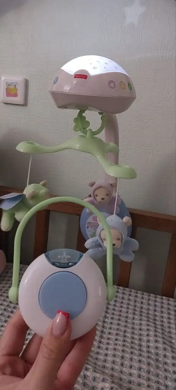 Мобиль в кроватку с проектором звёздного неба - Детские игрушки и развивающие предметы (Товары для детей) в Томск