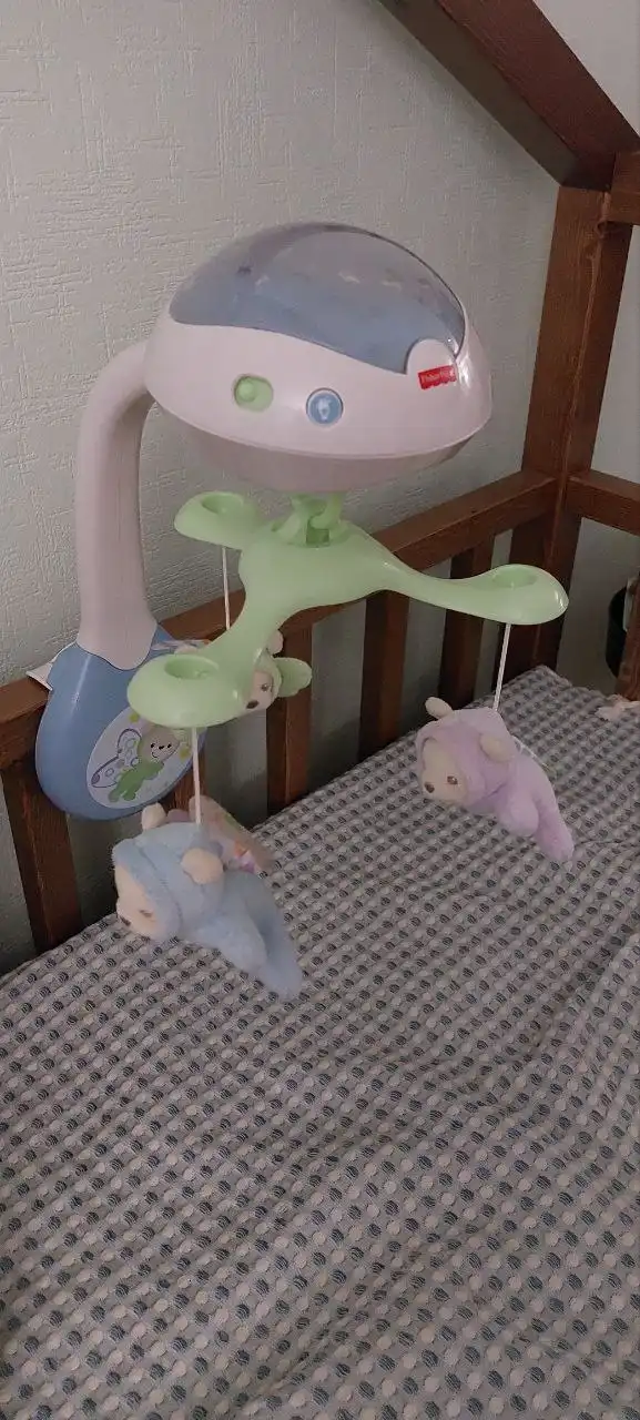 Мобиль в кроватку с проектором звёздного неба - Детские игрушки и развивающие предметы (Товары для детей) в Томск