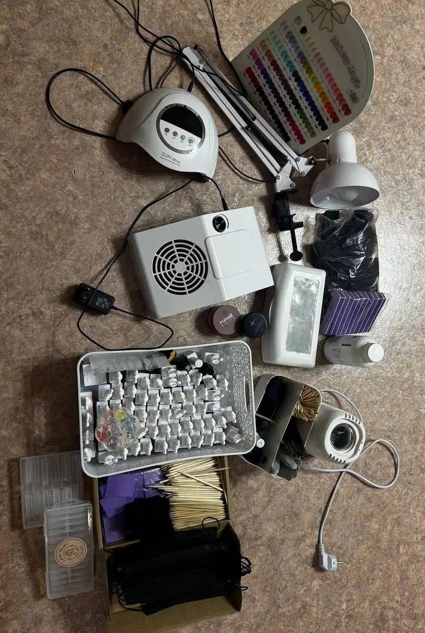 Набор для маникюра б/у - Маникюр (Красота и здоровье) в Томск