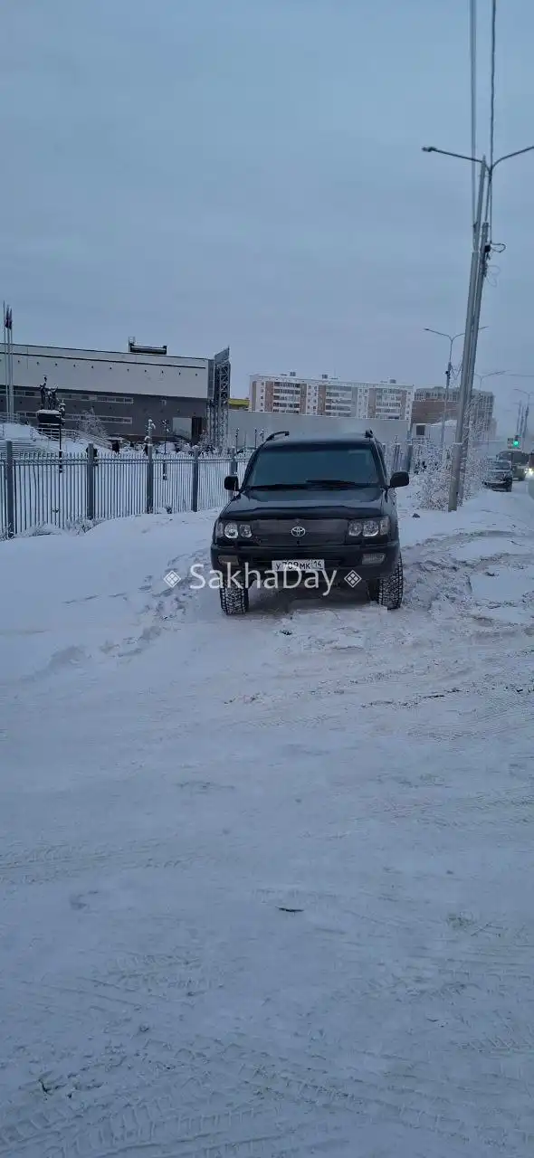 Отсутствие парковок возле Триумфа