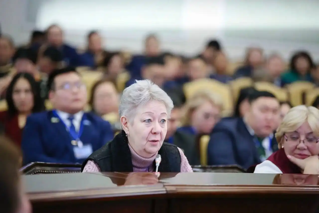 Обсуждение финансирования образования и кадровых вопросов в Якутии