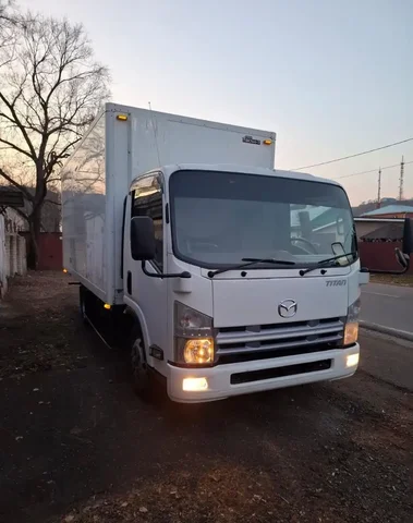 Грузовой транспорт с будкой тепляк и услуги грузового такси - частное объявление в Якутск