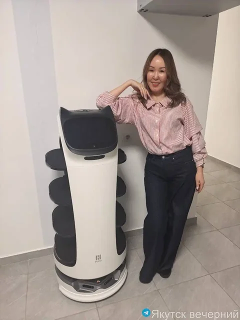 Робот-официант BellaBot в школьной столовой - частное объявление в Якутск
