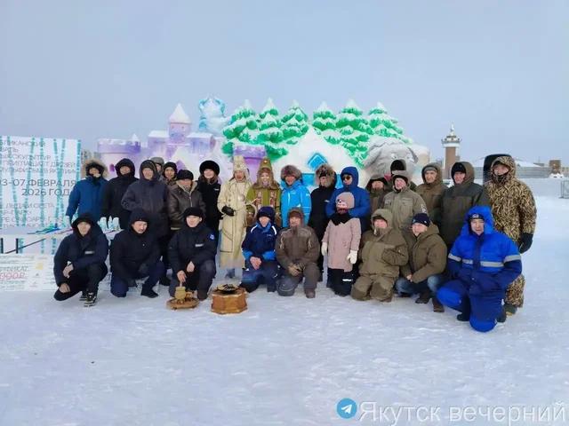 Соревнования мастеров ледовой скульптуры на озере Сайсары - Мероприятия в Якутск