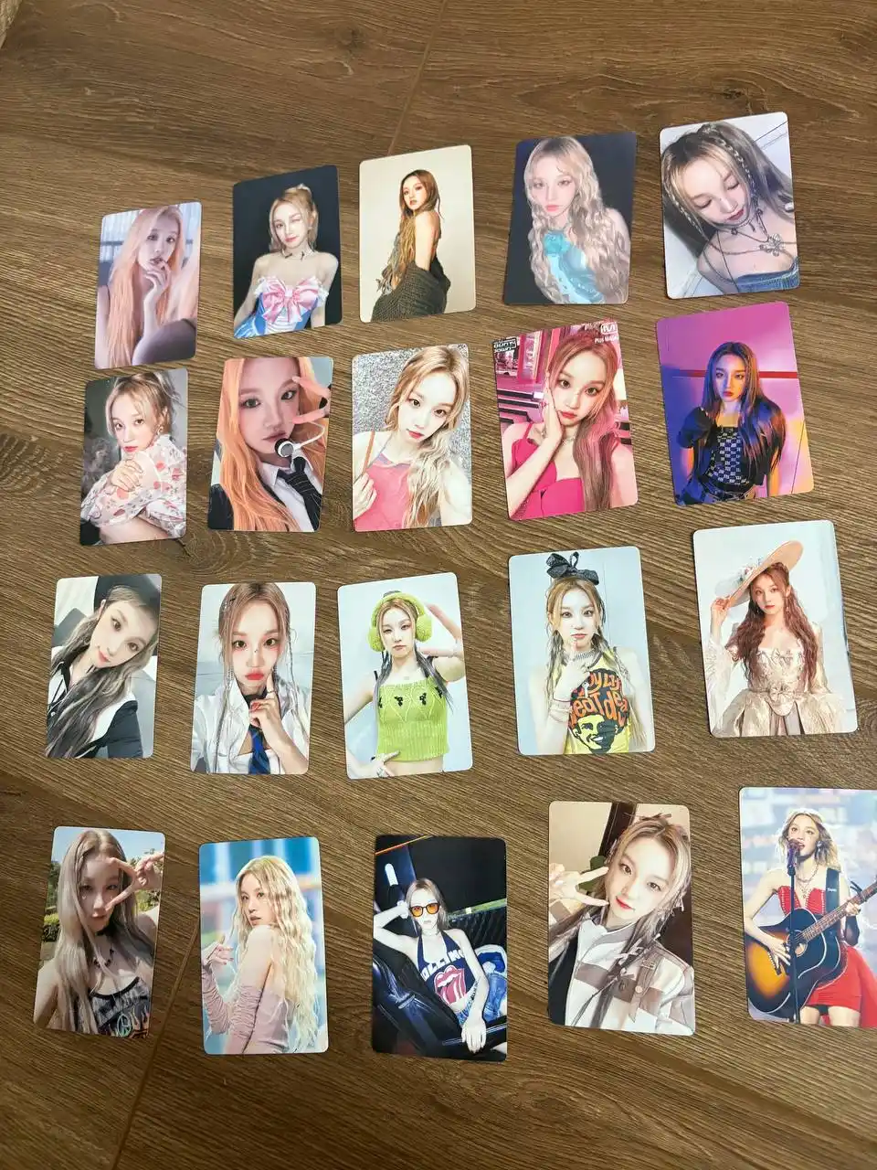 К-поп карты с Юци группы G-IDLE