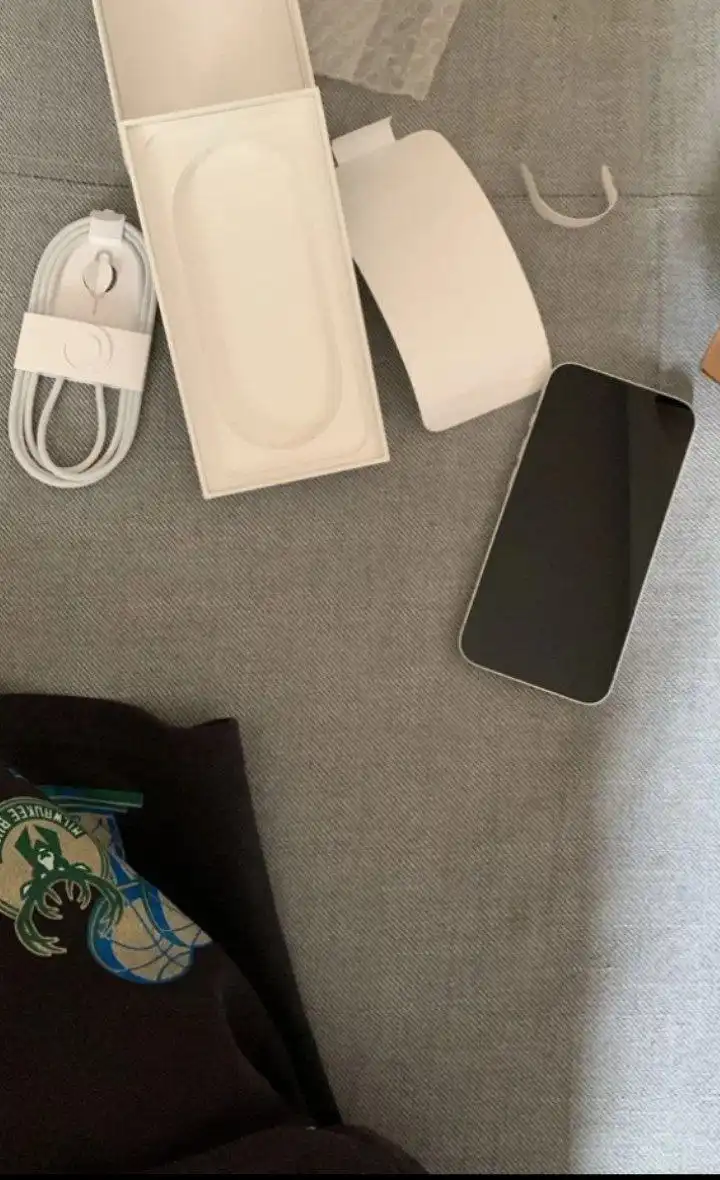 Продам Iphone 16 512гб